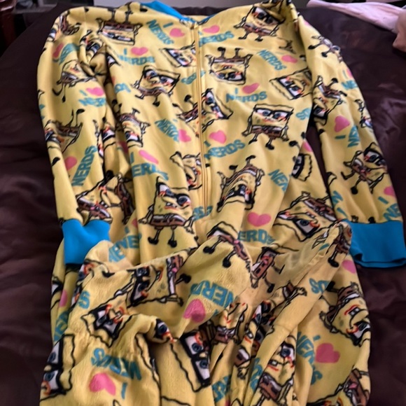 spongebob adult onesie - Picture 1 of 3